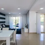בית נופש Cantinho By Intiholidays *