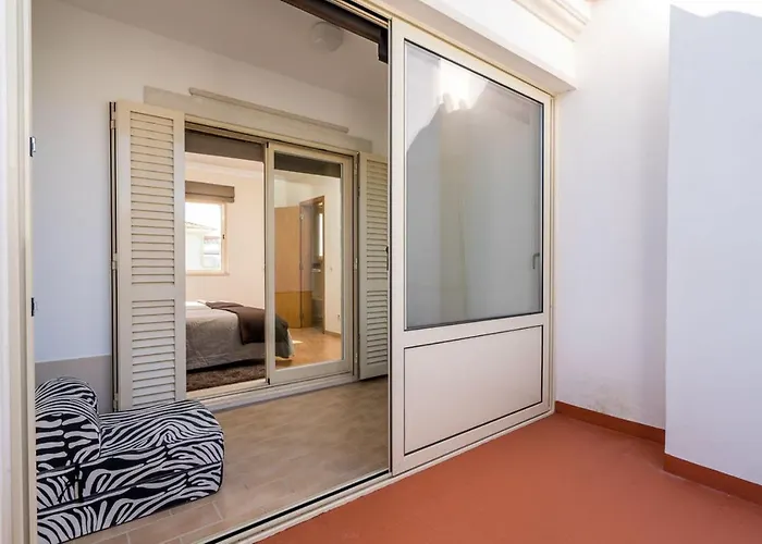 Semesterbostad Cantinho By Intiholidays